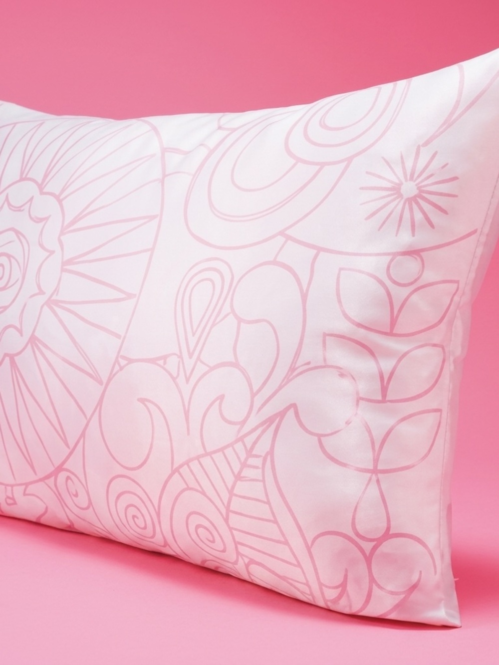 NWT AMIKA Set of 2 Satin Pillowcases